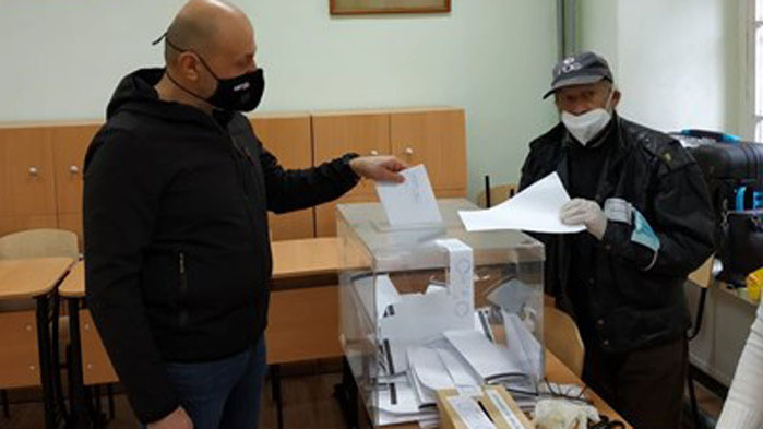 Водачът на листата на ГЕРБ в област Габрово Томислав Дончев